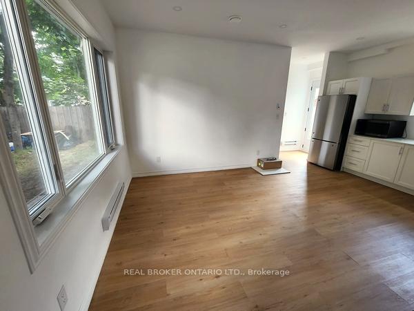 Photo 35 of 65 Ottaway Avenue, Barrie, Wellington — HOMEH