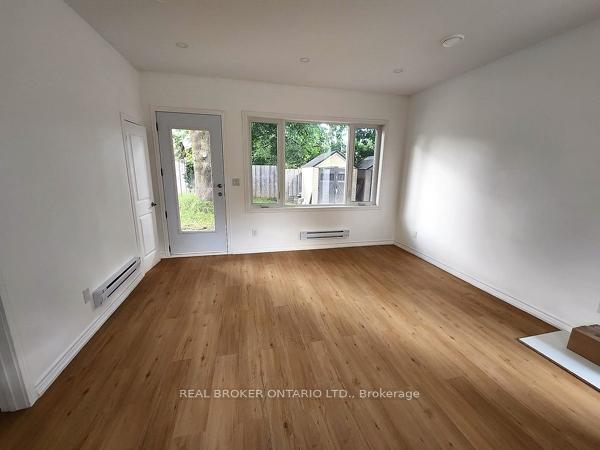 Photo 36 of 65 Ottaway Avenue, Barrie, Wellington — HOMEH