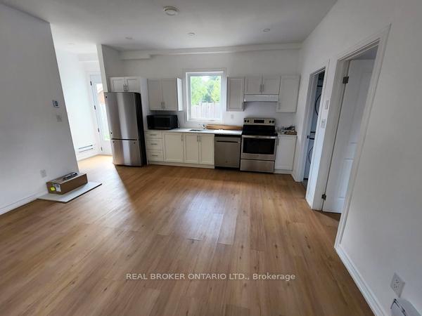 Photo 37 of 65 Ottaway Avenue, Barrie, Wellington — HOMEH