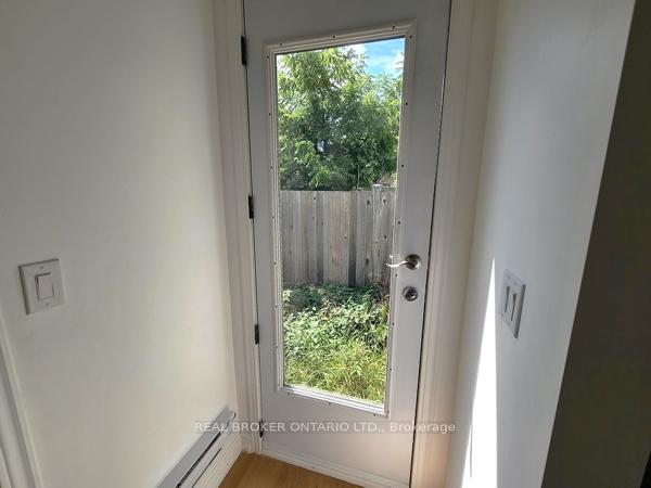 Photo 38 of 65 Ottaway Avenue, Barrie, Wellington — HOMEH