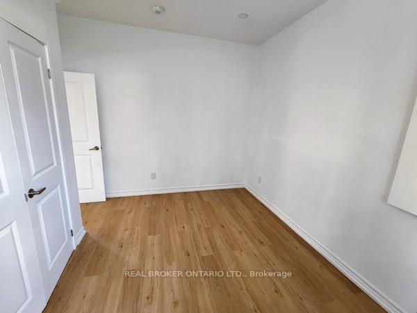 Photo 39 of 65 Ottaway Avenue, Barrie, Wellington — HOMEH