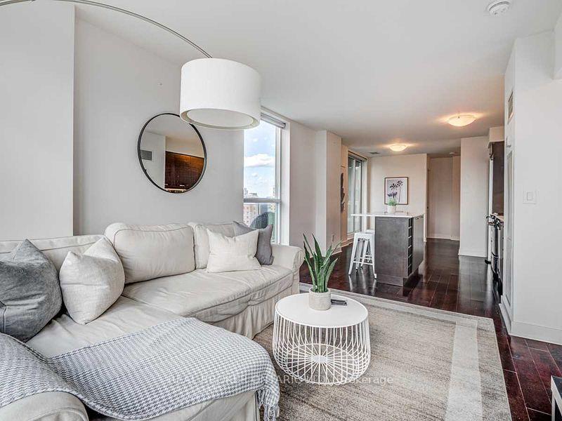 Photo 3 of Unit Uph13, 320 Richmond Street, Toronto, Moss Park — HOMEH
