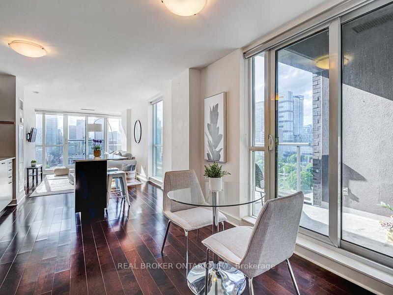 Photo 5 of Unit Uph13, 320 Richmond Street, Toronto, Moss Park — HOMEH