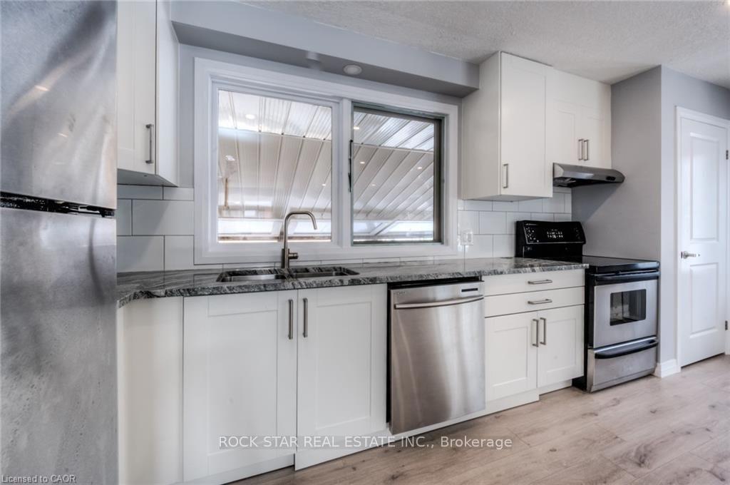 Photo 7 of 33 Ruskview Road, Kitchener, Forest Hill — HOMEH