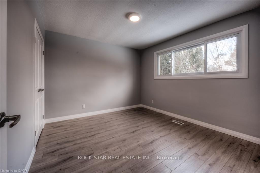 Photo 14 of 33 Ruskview Road, Kitchener, Forest Hill — HOMEH