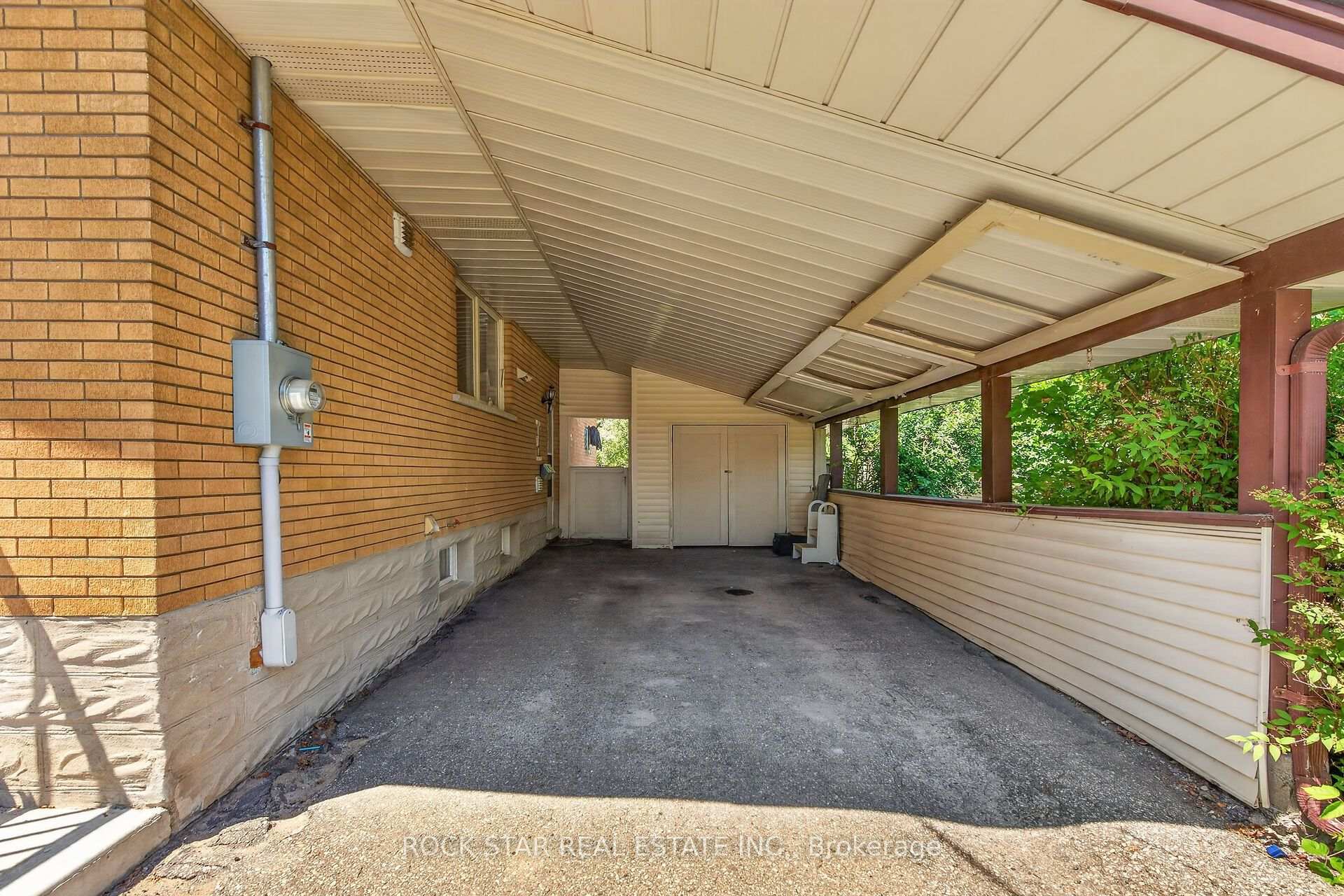 Photo 20 of 33 Ruskview Road, Kitchener, Forest Hill — HOMEH