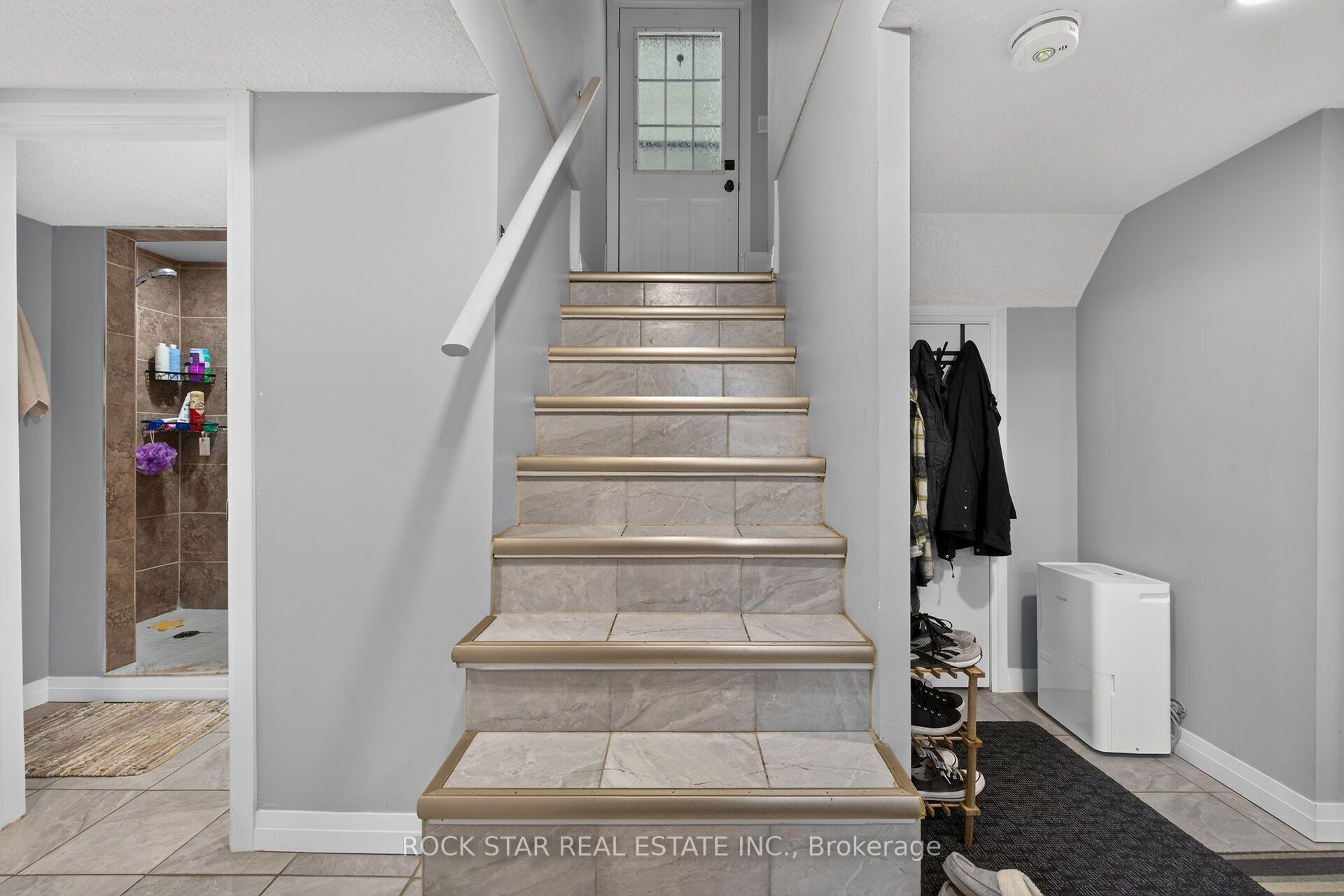 Photo 21 of 33 Ruskview Road, Kitchener, Forest Hill — HOMEH