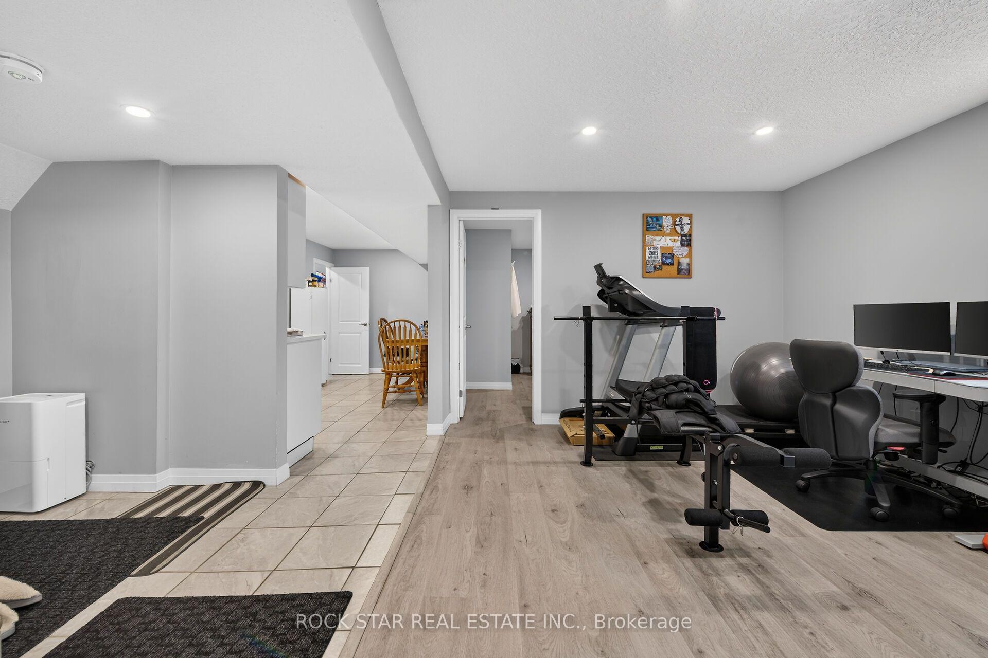 Photo 25 of 33 Ruskview Road, Kitchener, Forest Hill — HOMEH