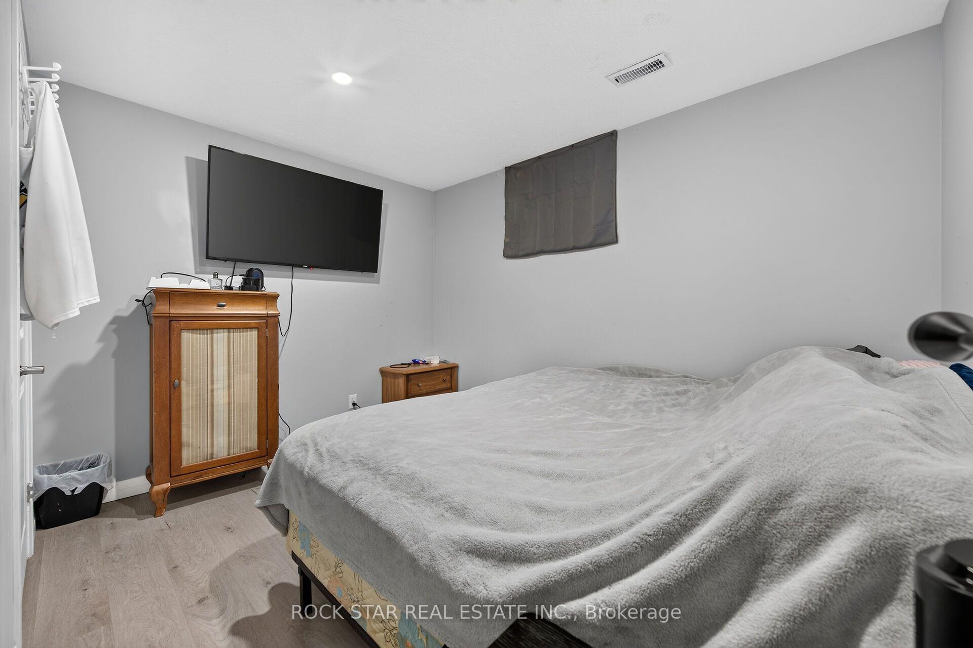 Photo 32 of 33 Ruskview Road, Kitchener, Forest Hill — HOMEH