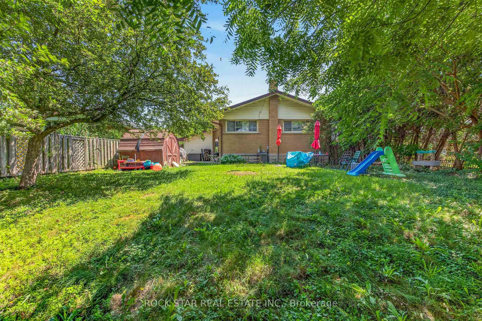 Photo 37 of 33 Ruskview Road, Kitchener, Forest Hill — HOMEH