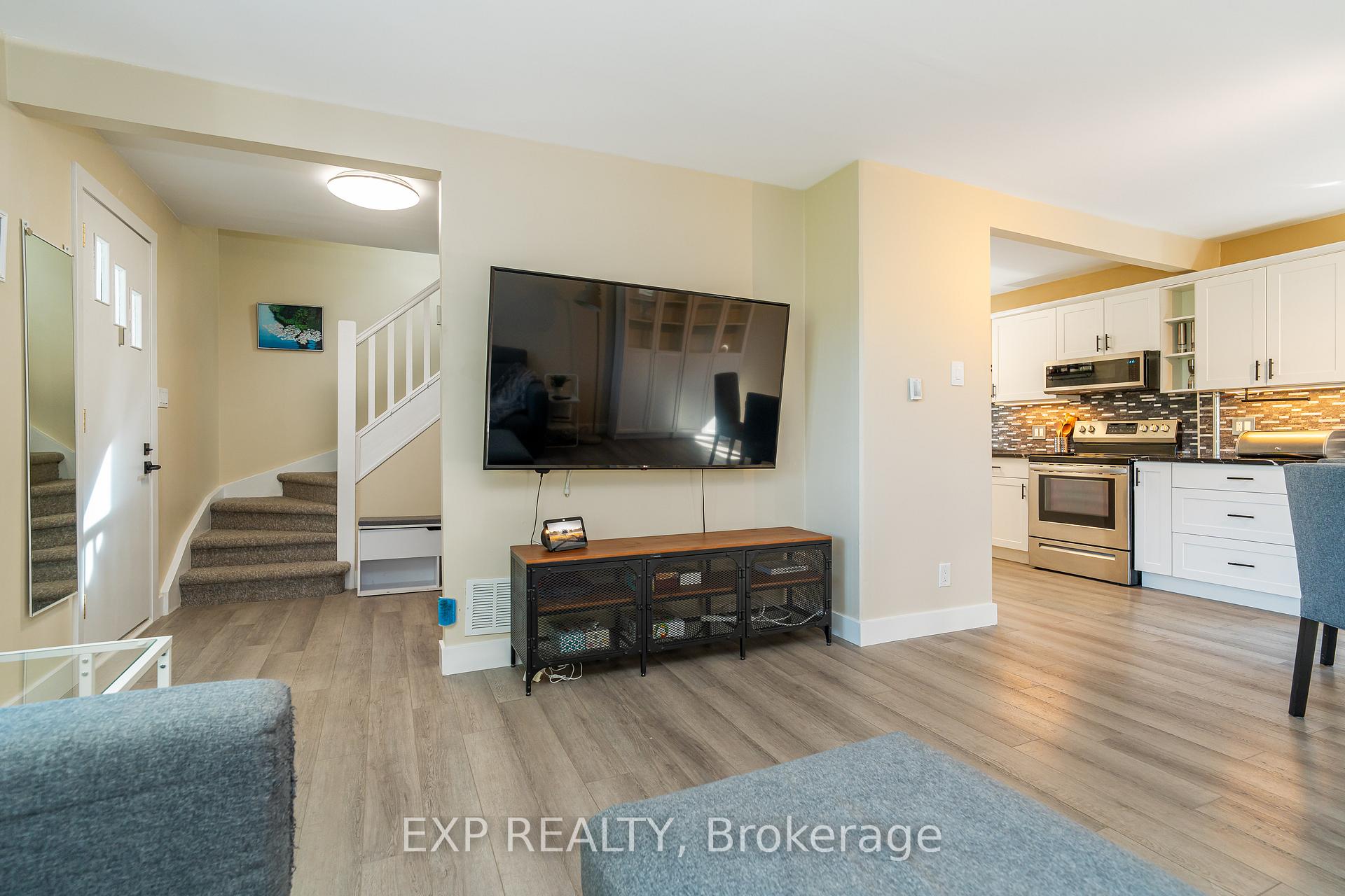 Photo 6 of 336 Poulin Avenue, Ottawa, Britannia — HOMEH