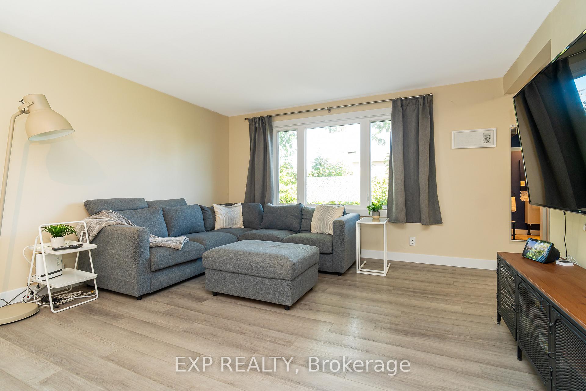 Photo 11 of 336 Poulin Avenue, Ottawa, Britannia — HOMEH