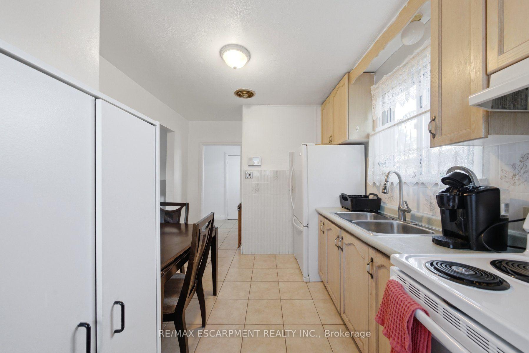 Photo 6 of 41 Worsley Road, Hamilton, Stoney Creek — HOMEH