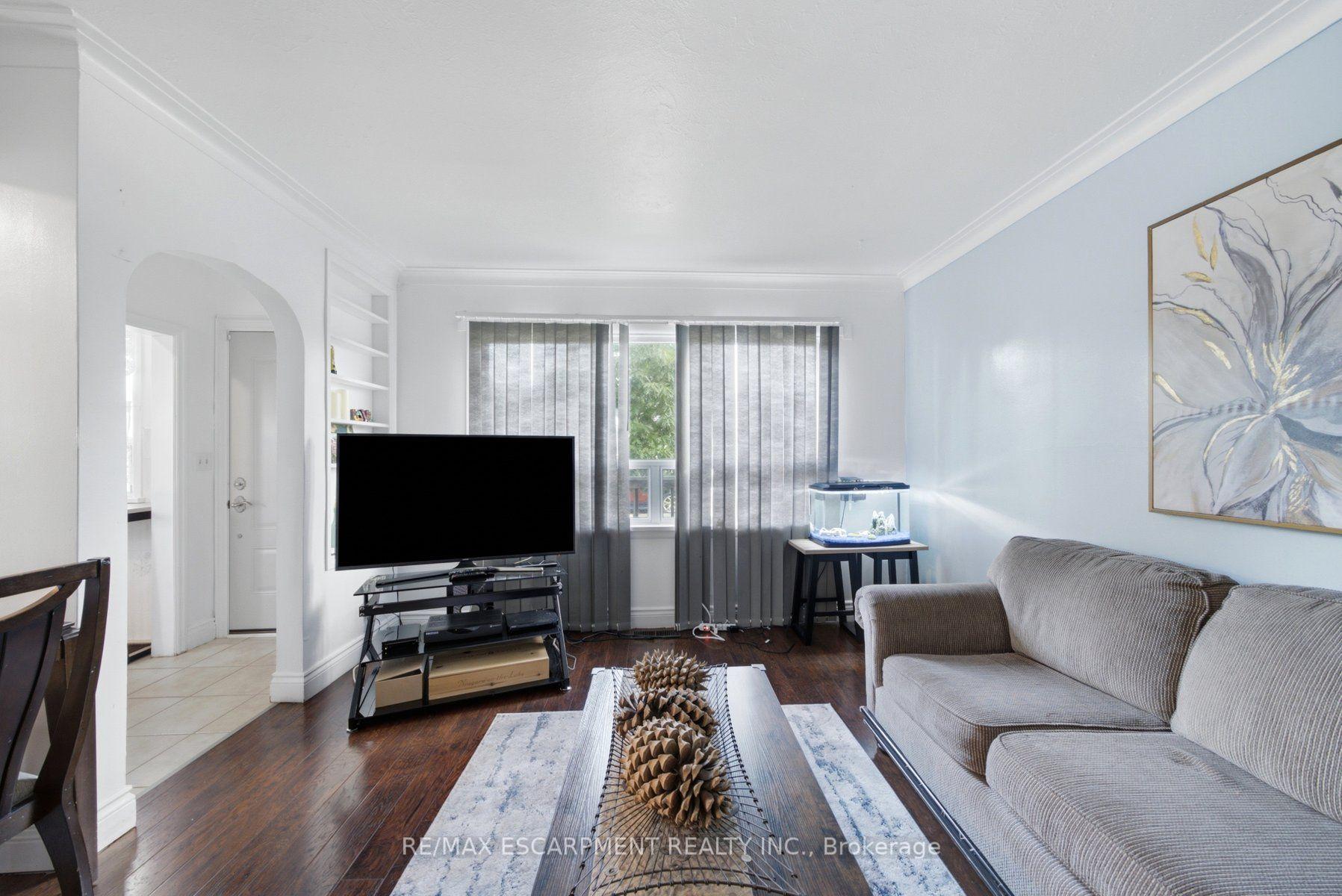 Photo 9 of 41 Worsley Road, Hamilton, Stoney Creek — HOMEH
