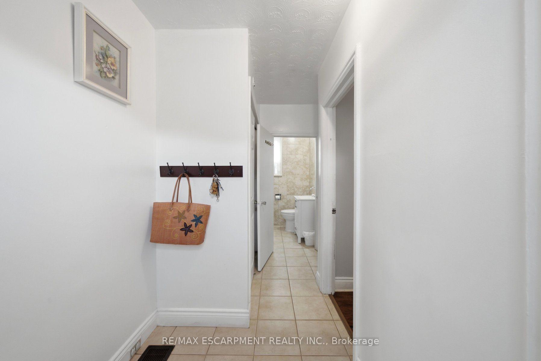 Photo 12 of 41 Worsley Road, Hamilton, Stoney Creek — HOMEH