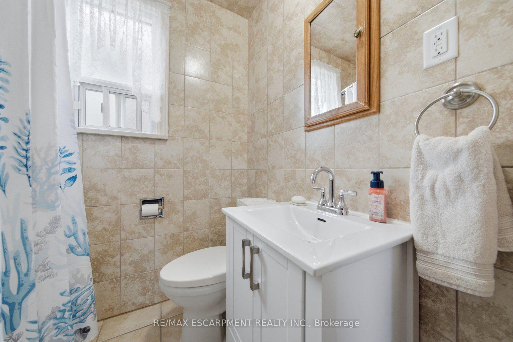 Photo 15 of 41 Worsley Road, Hamilton, Stoney Creek — HOMEH
