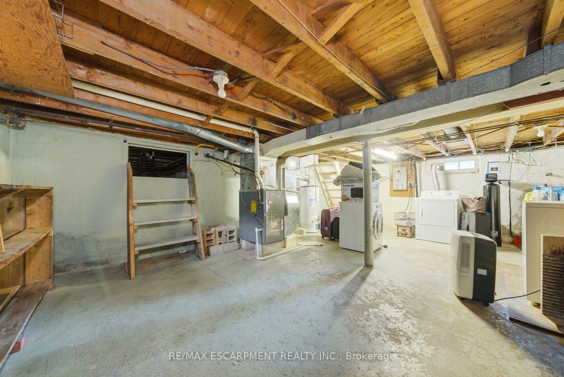 Photo 16 of 41 Worsley Road, Hamilton, Stoney Creek — HOMEH