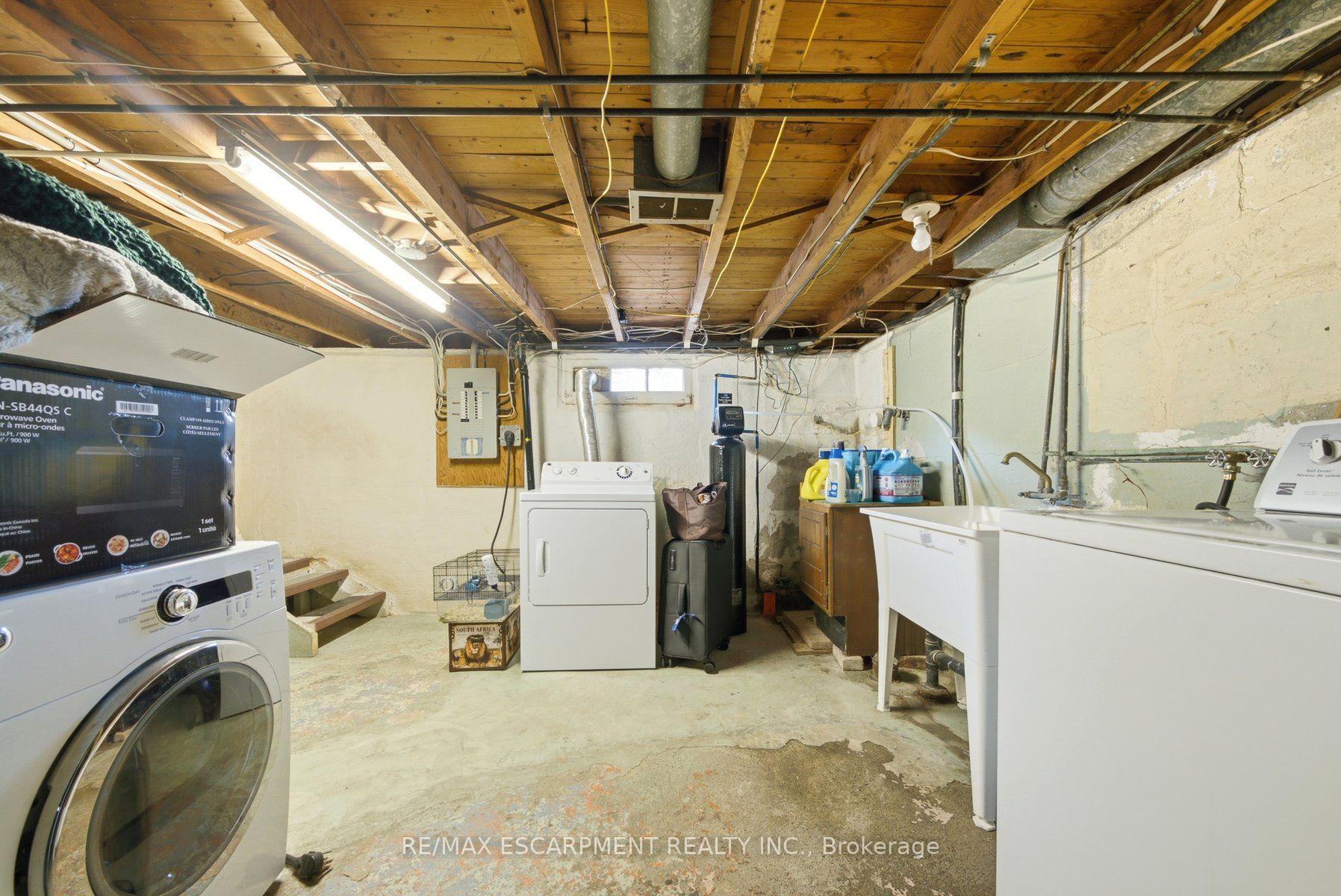 Photo 17 of 41 Worsley Road, Hamilton, Stoney Creek — HOMEH