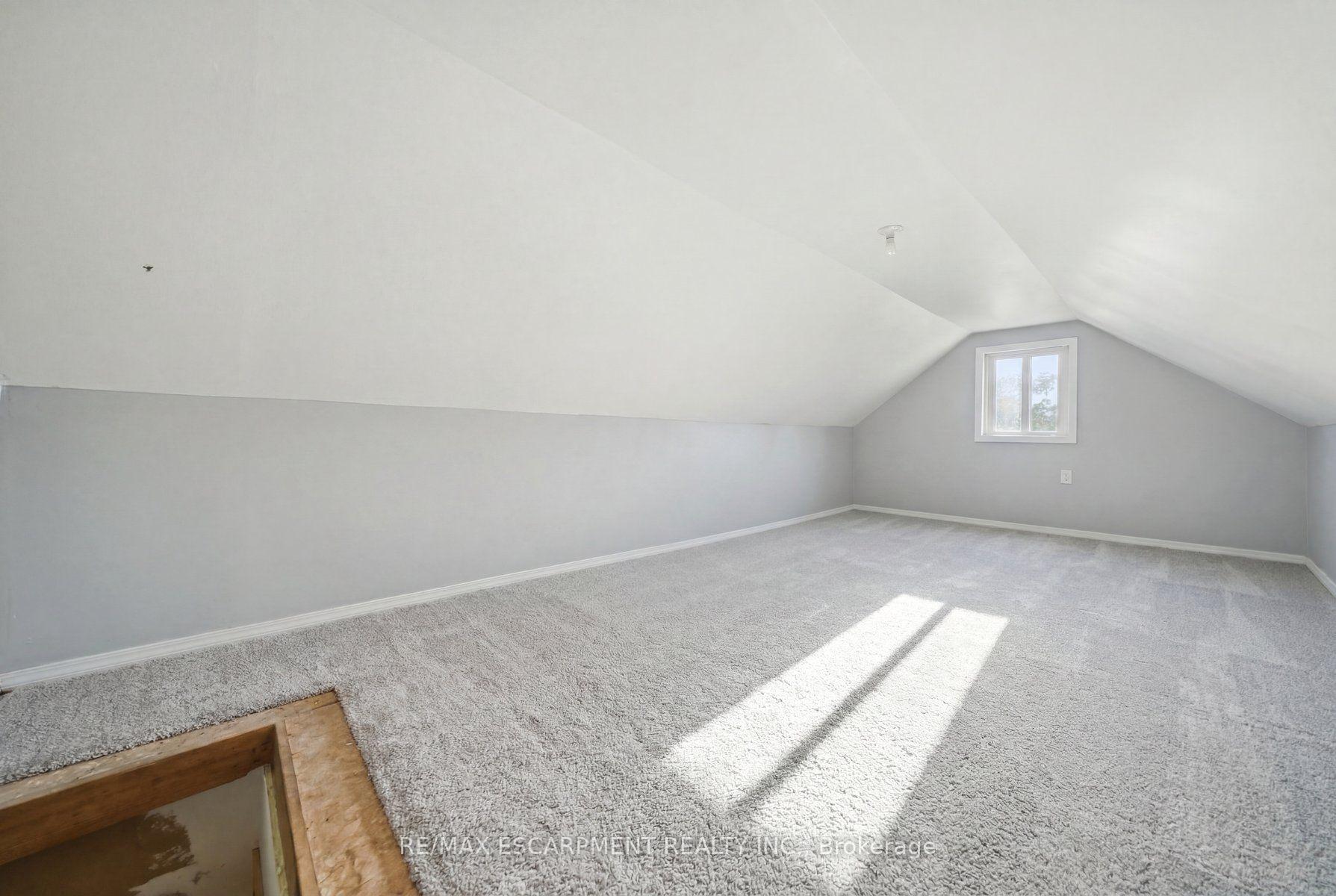 Photo 19 of 41 Worsley Road, Hamilton, Stoney Creek — HOMEH