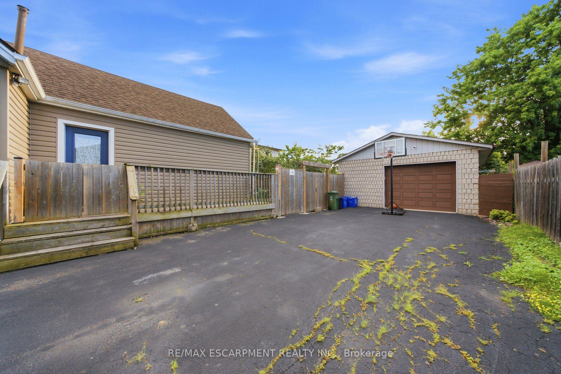Photo 21 of 41 Worsley Road, Hamilton, Stoney Creek — HOMEH
