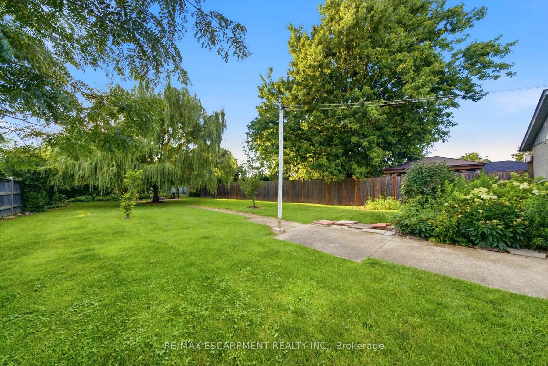 Photo 26 of 41 Worsley Road, Hamilton, Stoney Creek — HOMEH