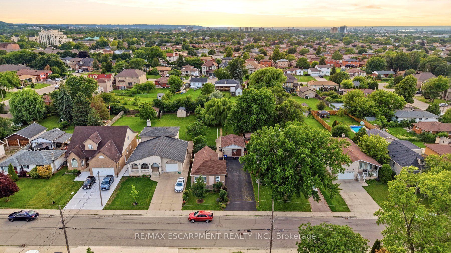 Photo 33 of 41 Worsley Road, Hamilton, Stoney Creek — HOMEH