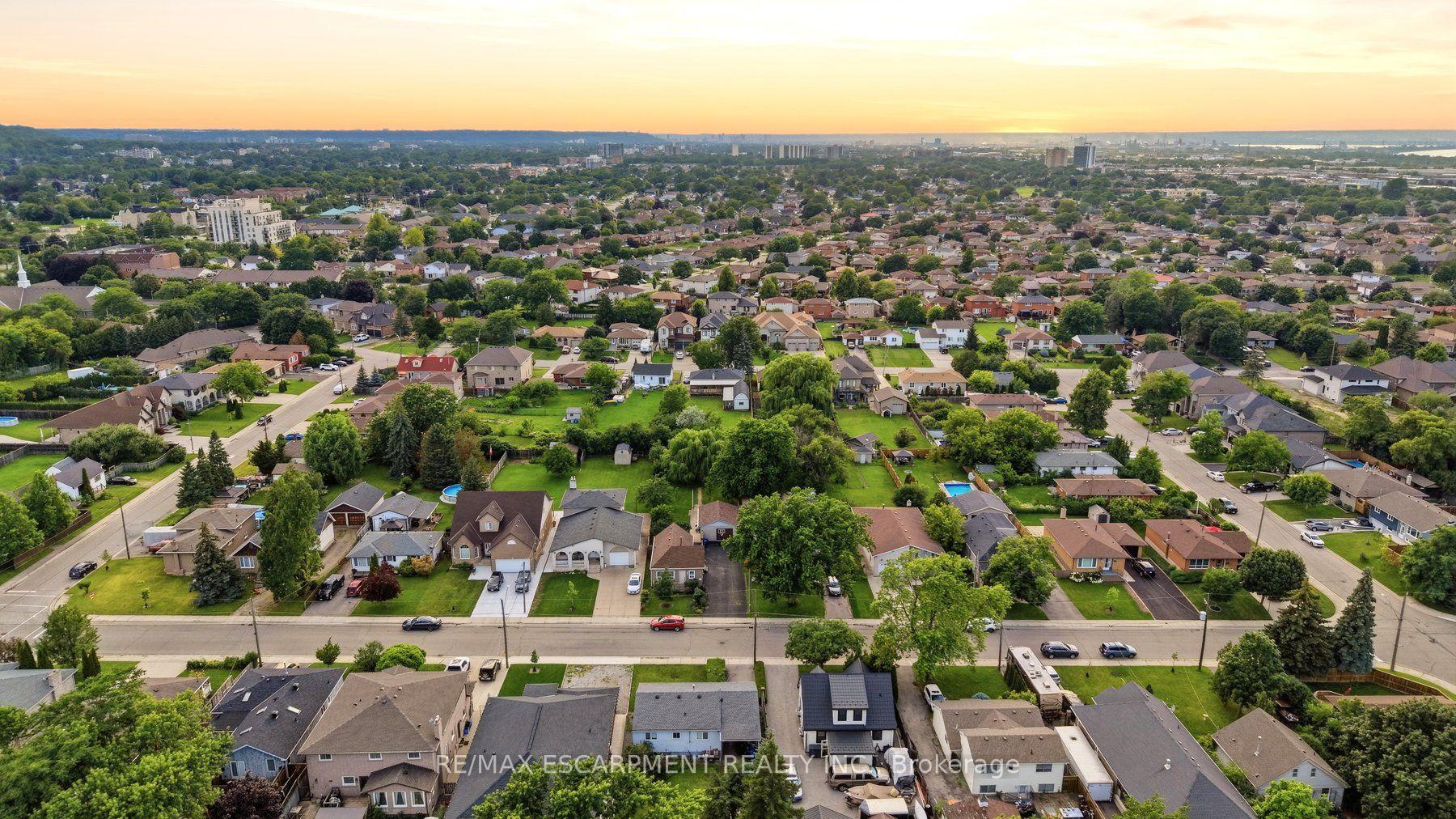 Photo 34 of 41 Worsley Road, Hamilton, Stoney Creek — HOMEH
