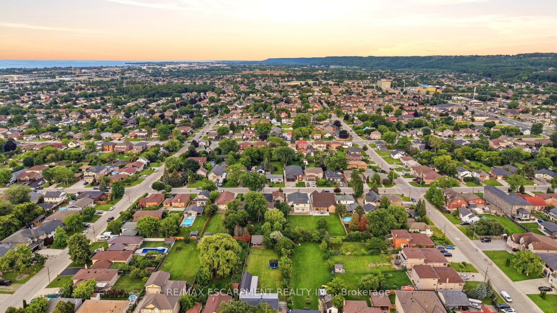Photo 37 of 41 Worsley Road, Hamilton, Stoney Creek — HOMEH