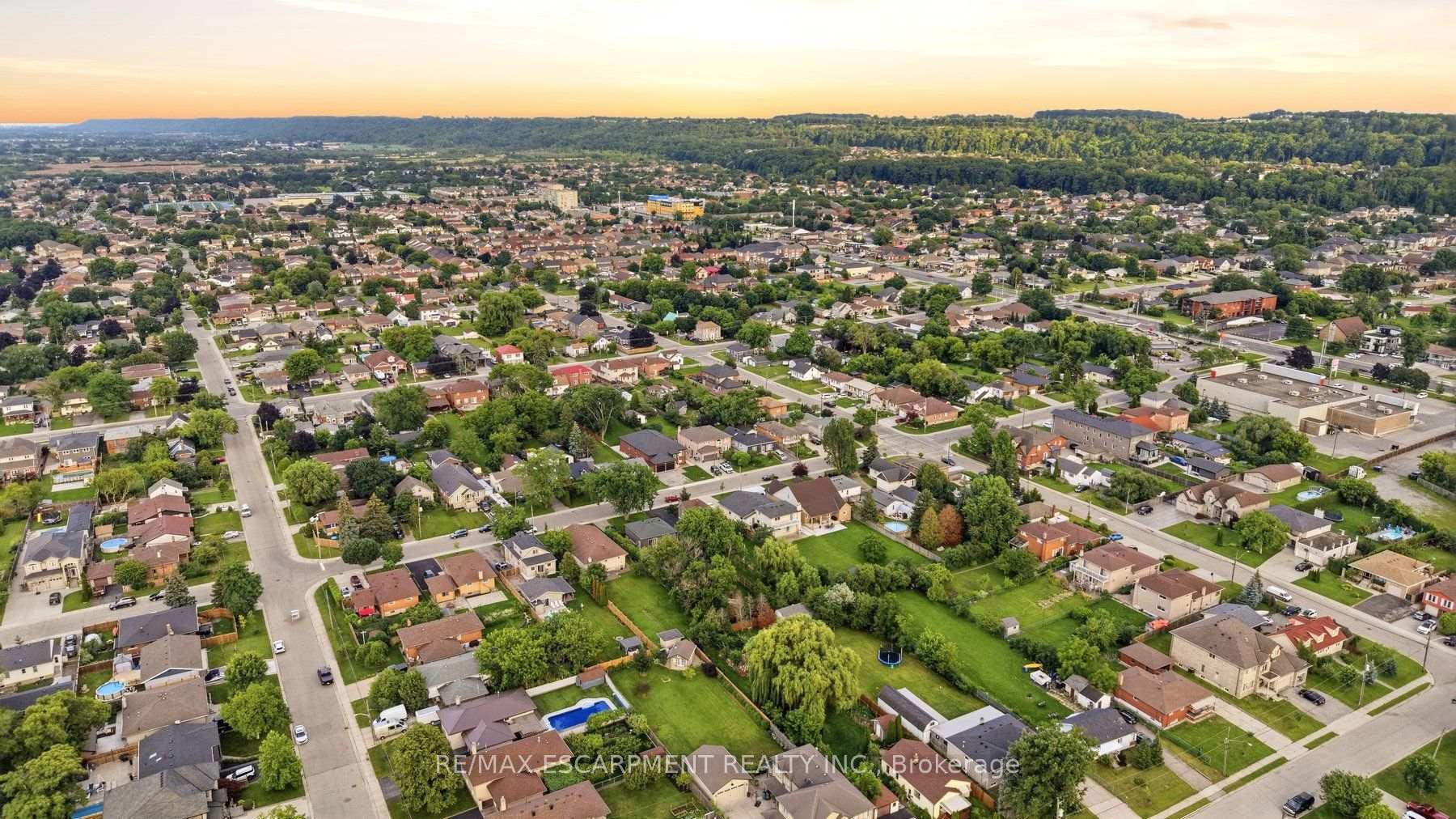 Photo 39 of 41 Worsley Road, Hamilton, Stoney Creek — HOMEH