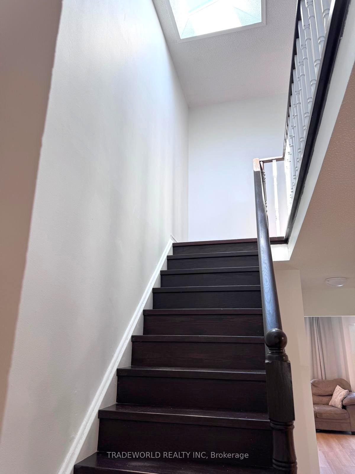 Photo 8 of 45 Trafford Crescent, Markham, Milliken Mills East — HOMEH