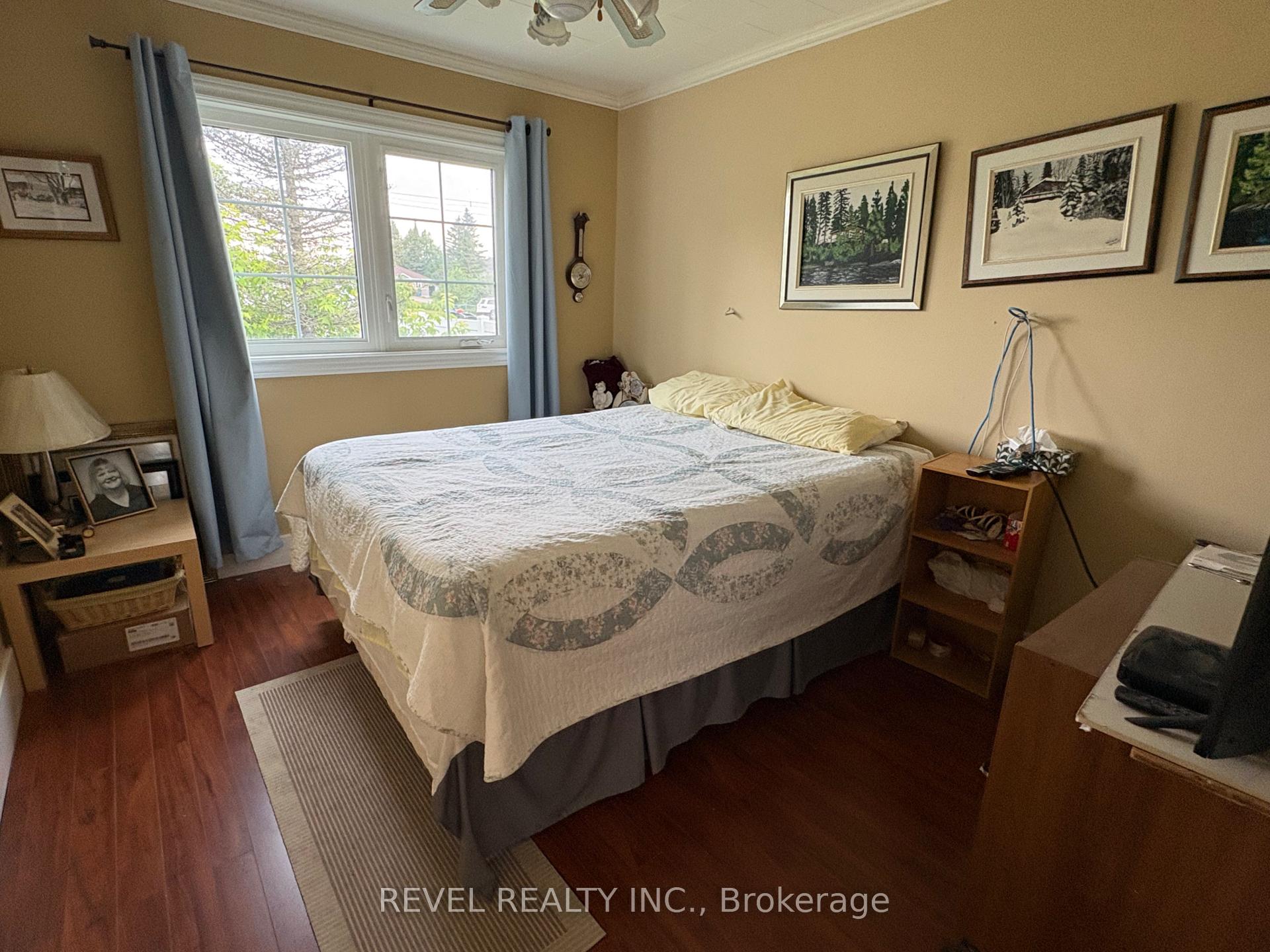 Photo 17 of 253 Fourth Avenue, Cochrane — HOMEH