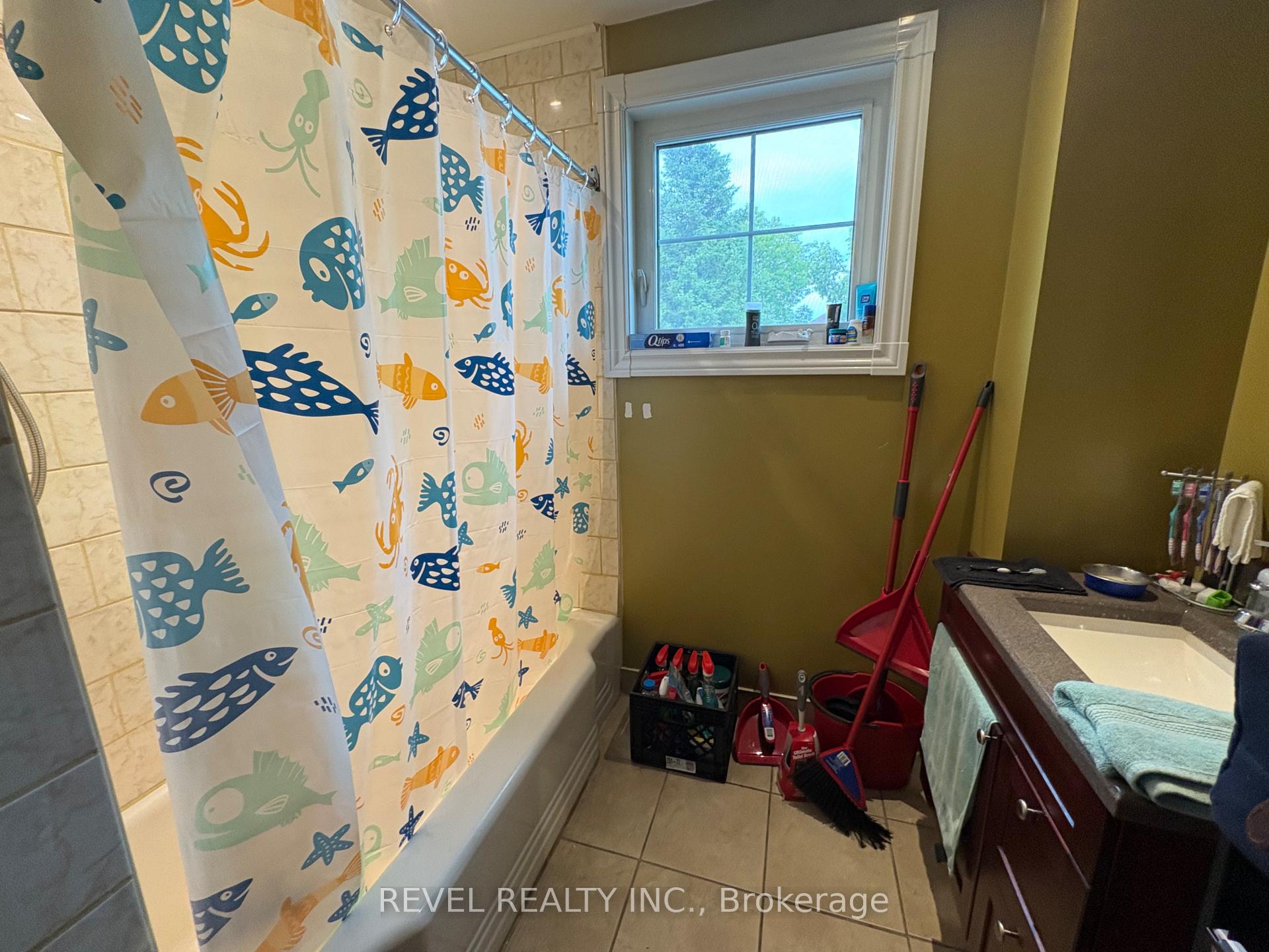 Photo 22 of 253 Fourth Avenue, Cochrane — HOMEH