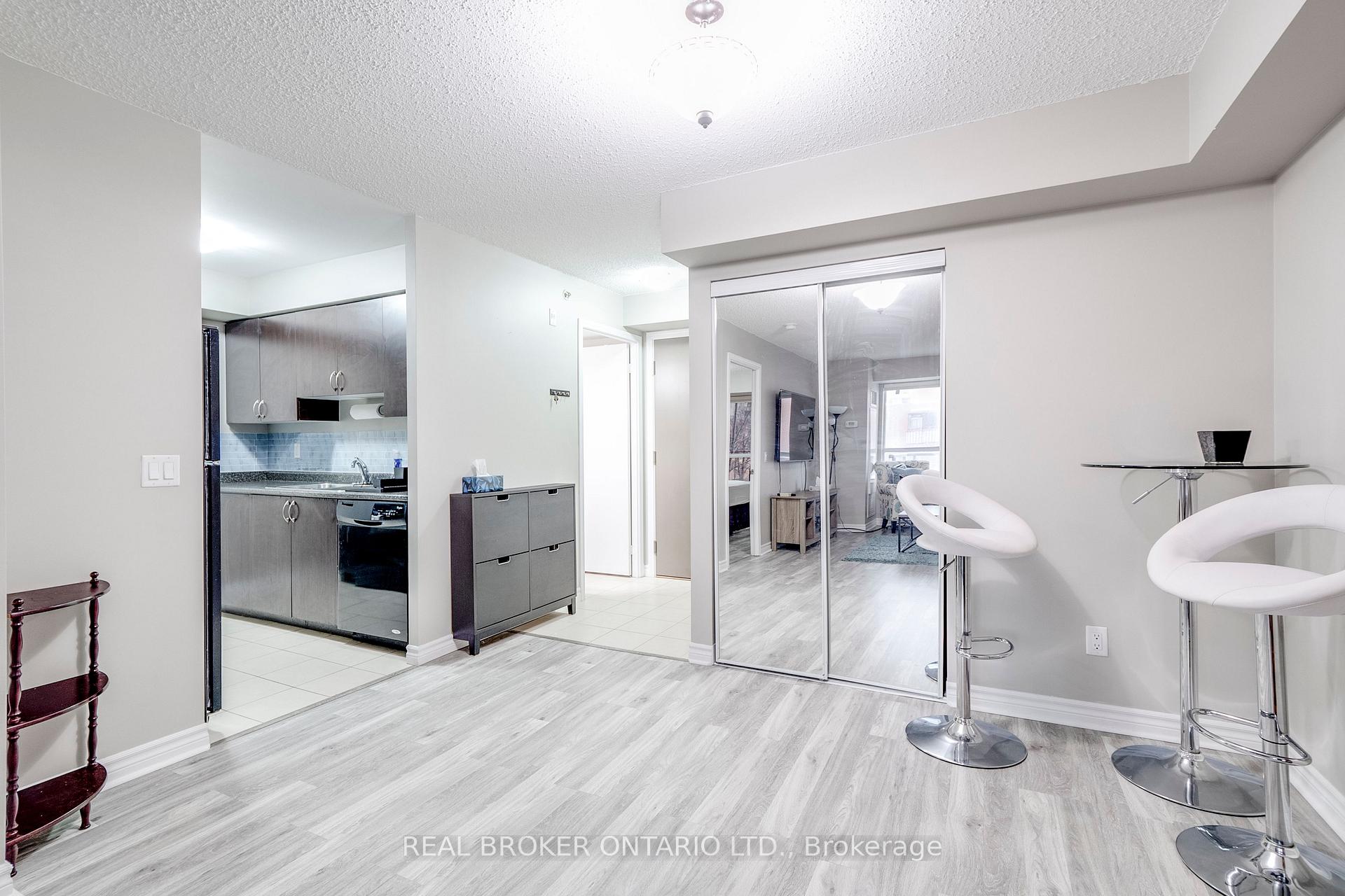 Photo 5 of Unit 225, 35 Saranac Boulevard, Toronto, Englemount-Lawrence — HOMEH