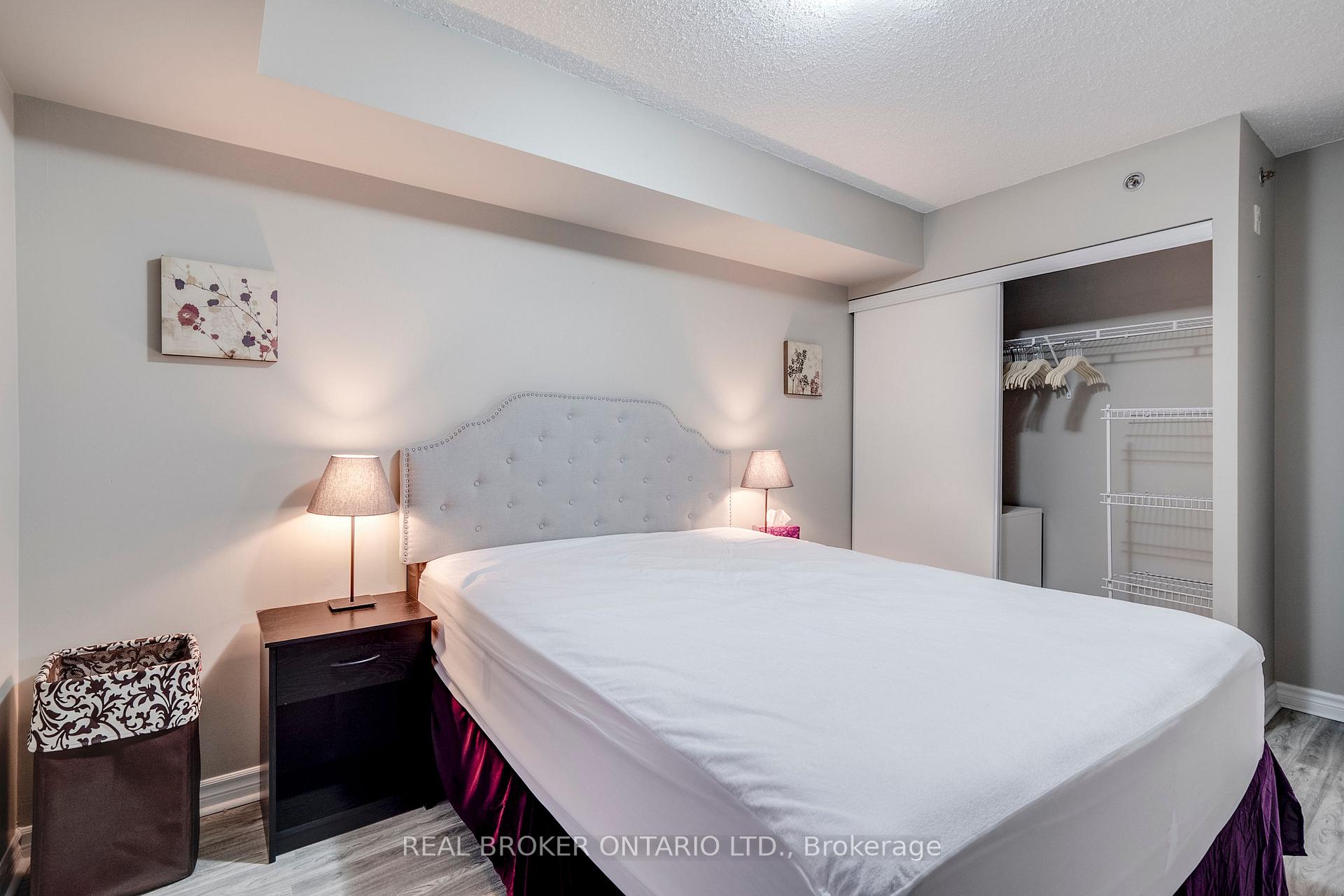 Photo 8 of Unit 225, 35 Saranac Boulevard, Toronto, Englemount-Lawrence — HOMEH