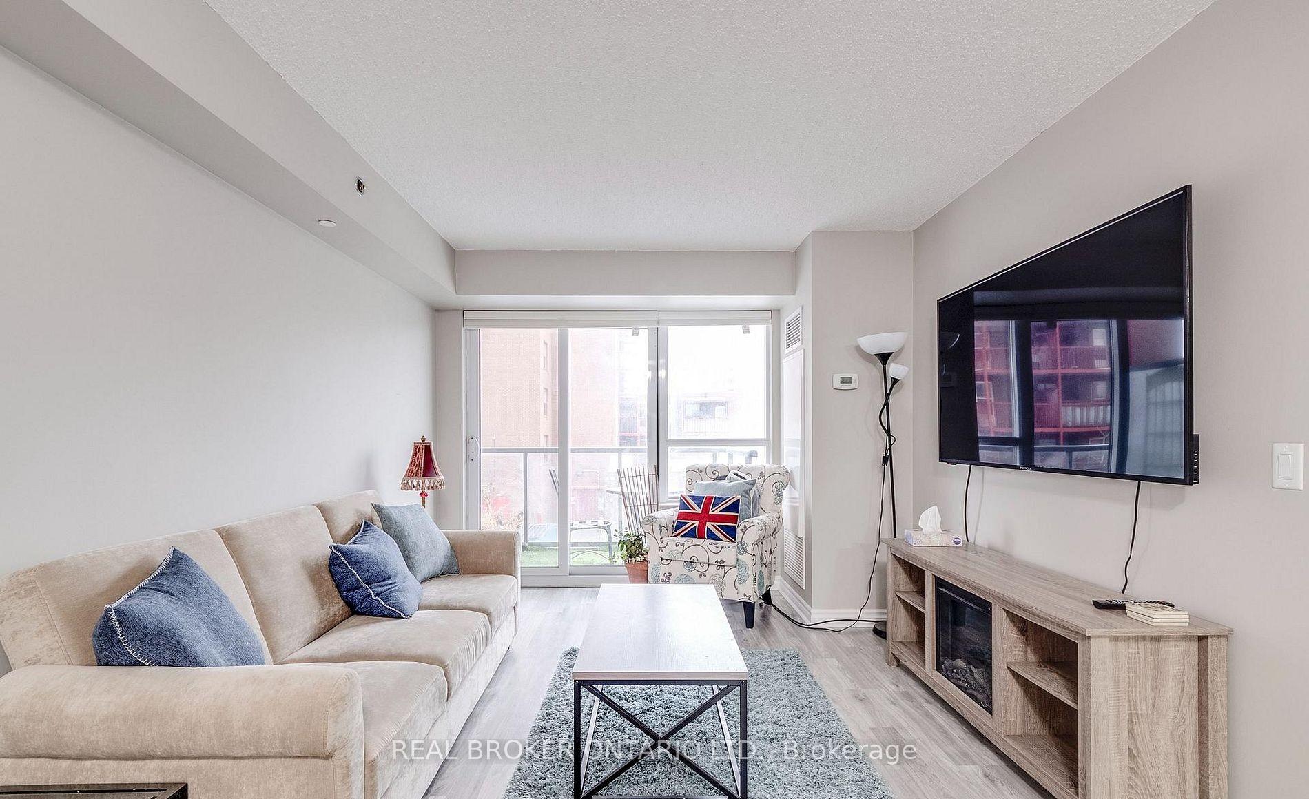 Photo 3 of Unit 225, 35 Saranac Boulevard, Toronto, Englemount-Lawrence — HOMEH