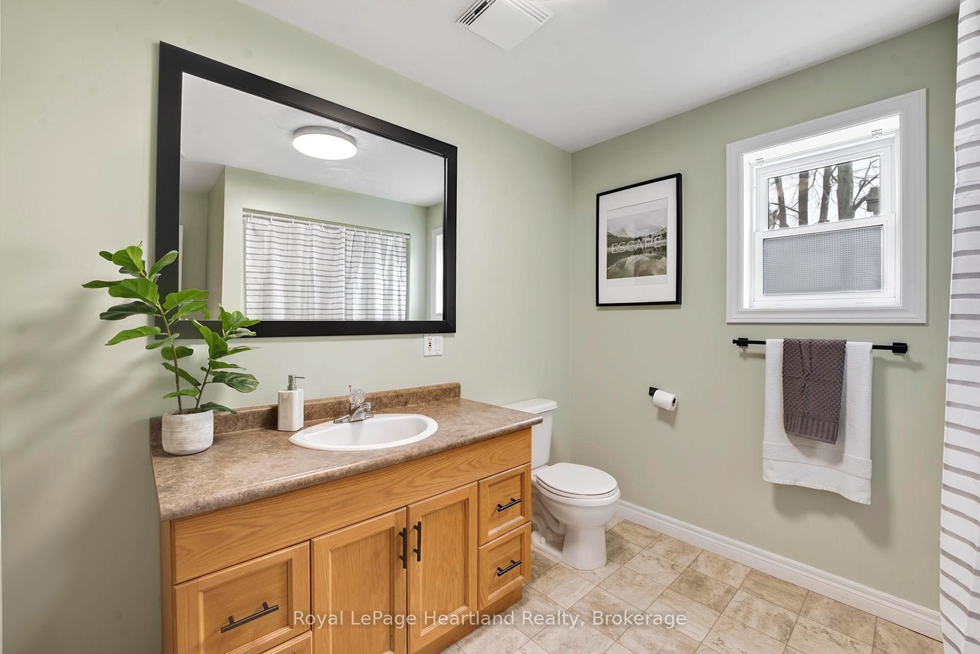 Photo 22 of 25 Lee Crescent, Goderich, Goderich (Town) — HOMEH