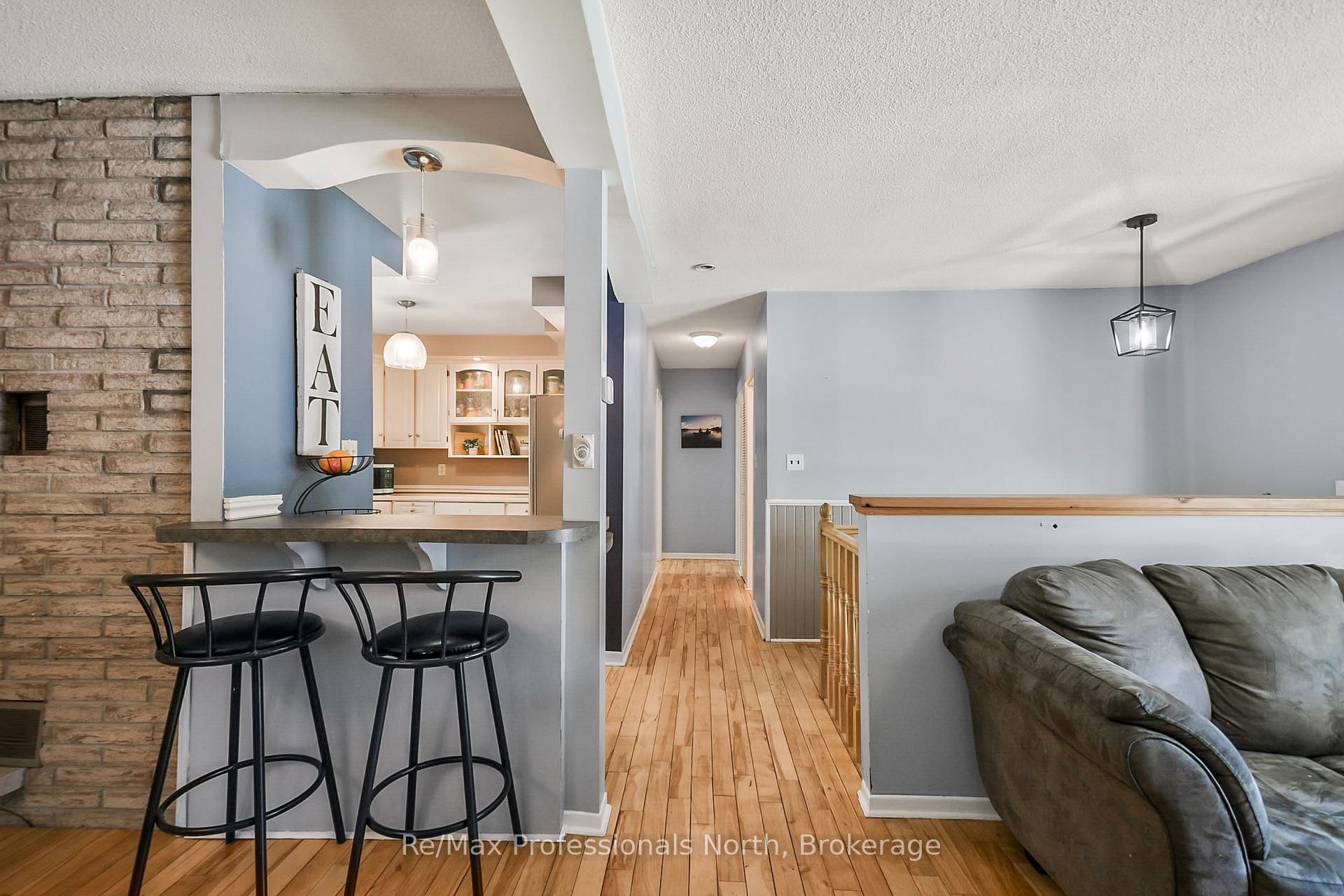 Photo 10 of 110 Fraser Street, Gravenhurst, Muskoka (S) — HOMEH