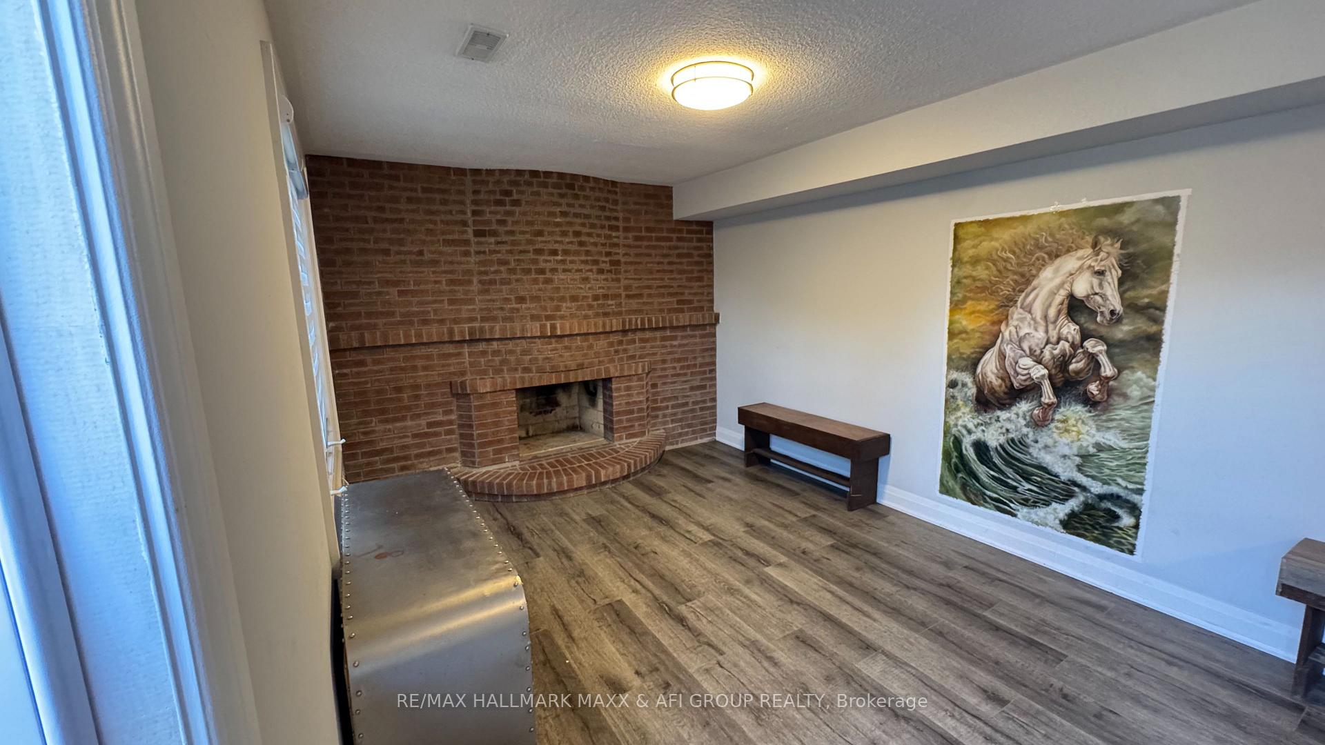 Photo 2 of Unit Bachelor, 2 Lambeth Square, Scarborough, Steeles — HOMEH