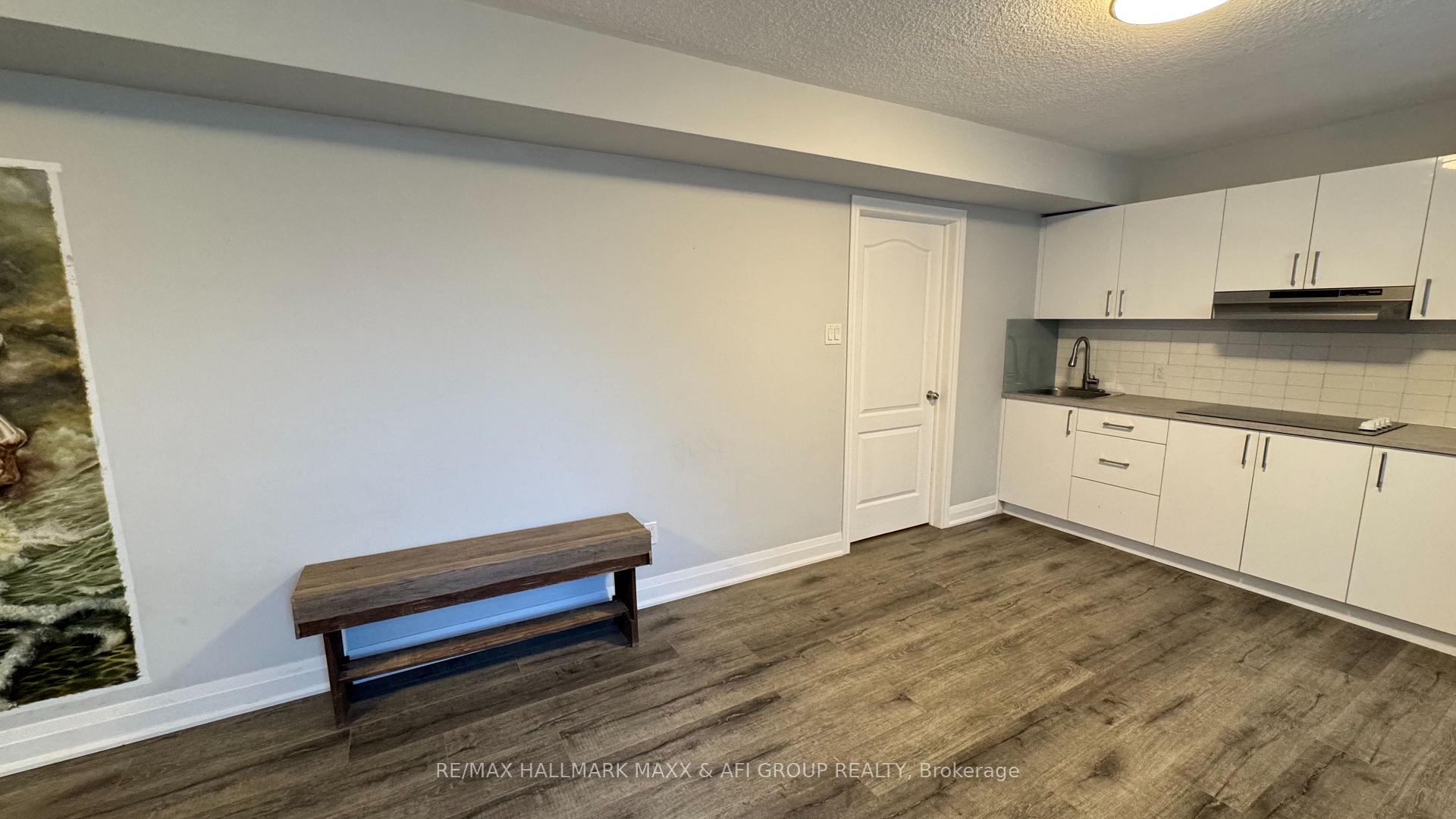 Photo 4 of Unit Bachelor, 2 Lambeth Square, Scarborough, Steeles — HOMEH
