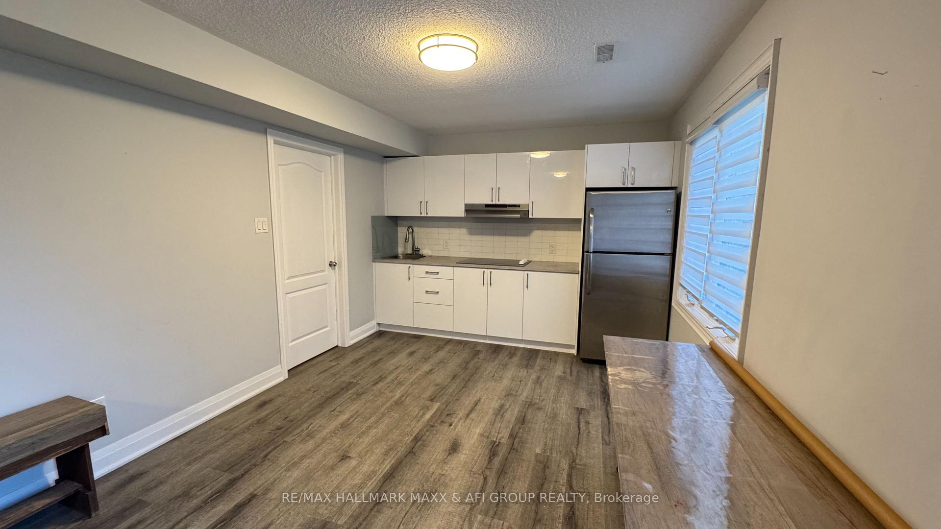 Photo 5 of Unit Bachelor, 2 Lambeth Square, Scarborough, Steeles — HOMEH