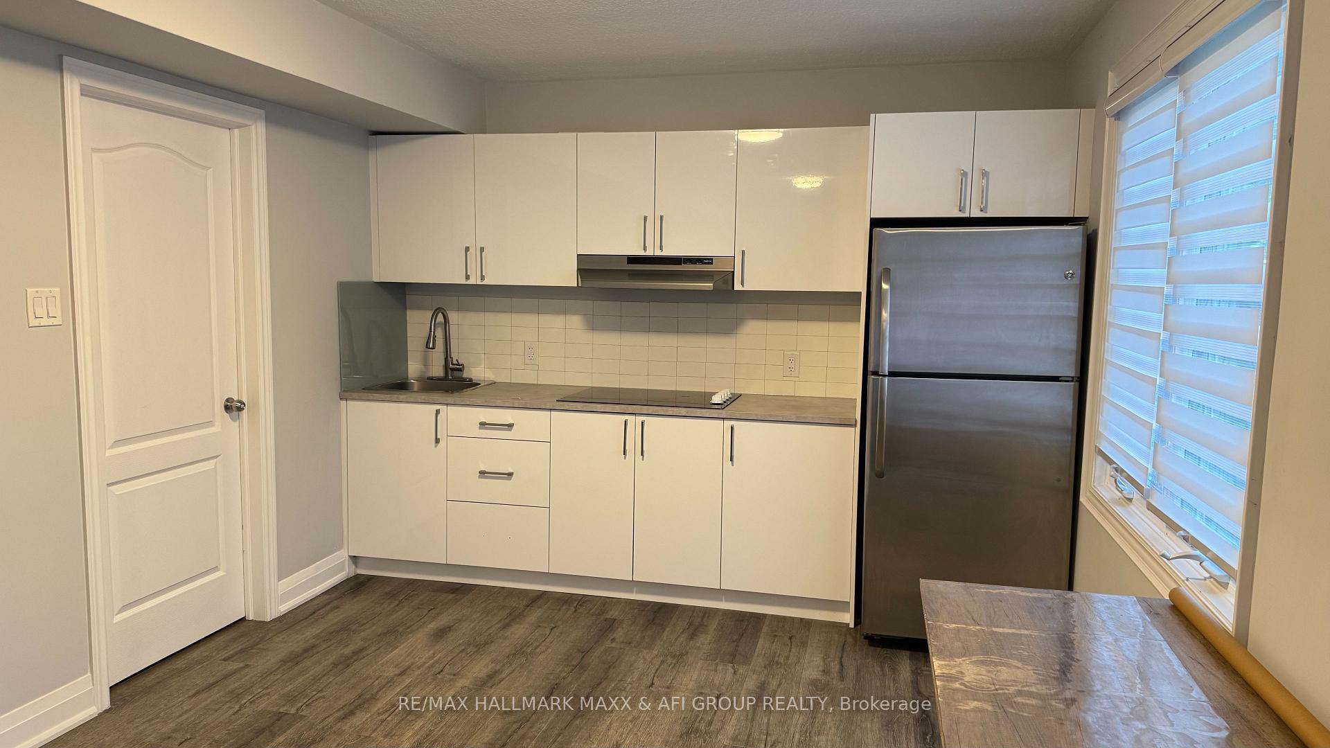 Photo 6 of Unit Bachelor, 2 Lambeth Square, Scarborough, Steeles — HOMEH