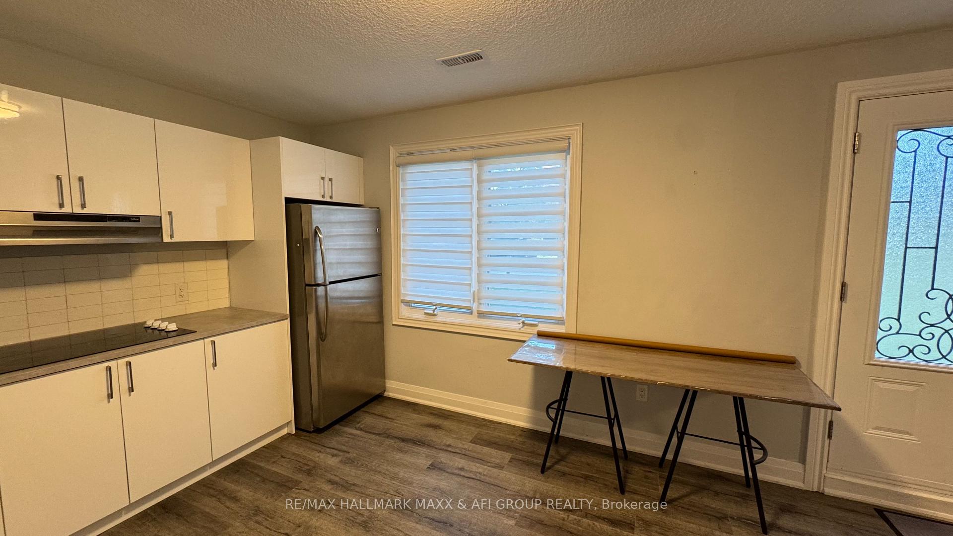 Photo 8 of Unit Bachelor, 2 Lambeth Square, Scarborough, Steeles — HOMEH