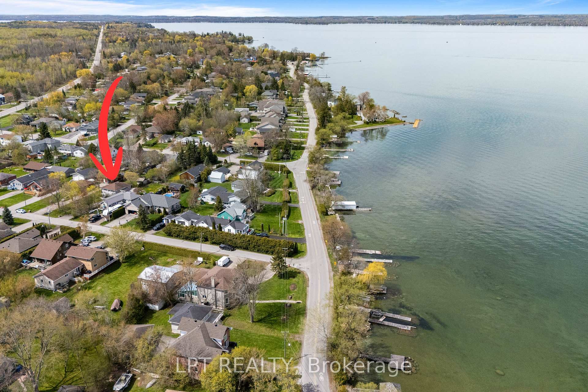 Photo 4 of 818 Poplar Avenue, Georgina, Historic Lakeshore Communities — HOMEH