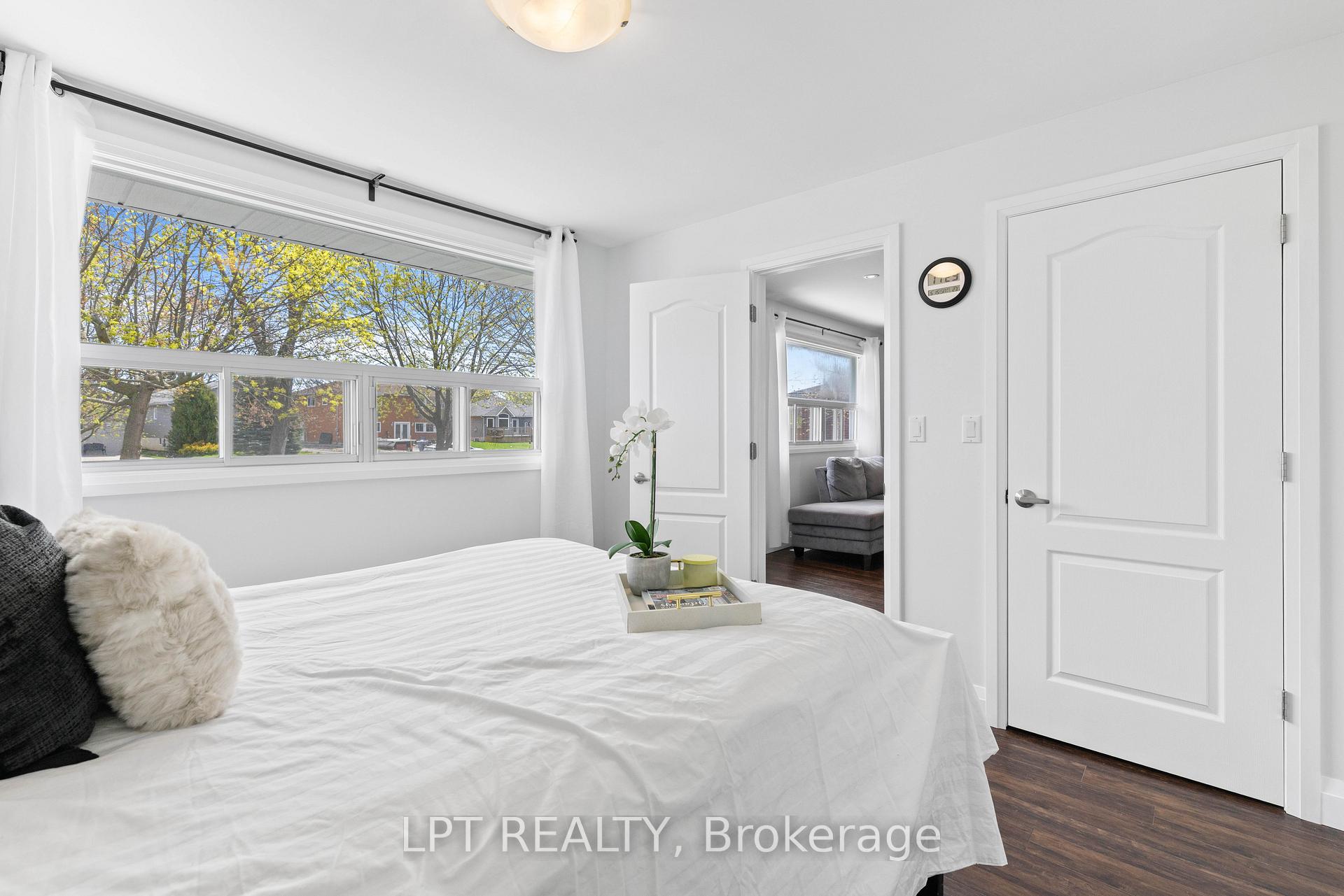Photo 16 of 818 Poplar Avenue, Georgina, Historic Lakeshore Communities — HOMEH