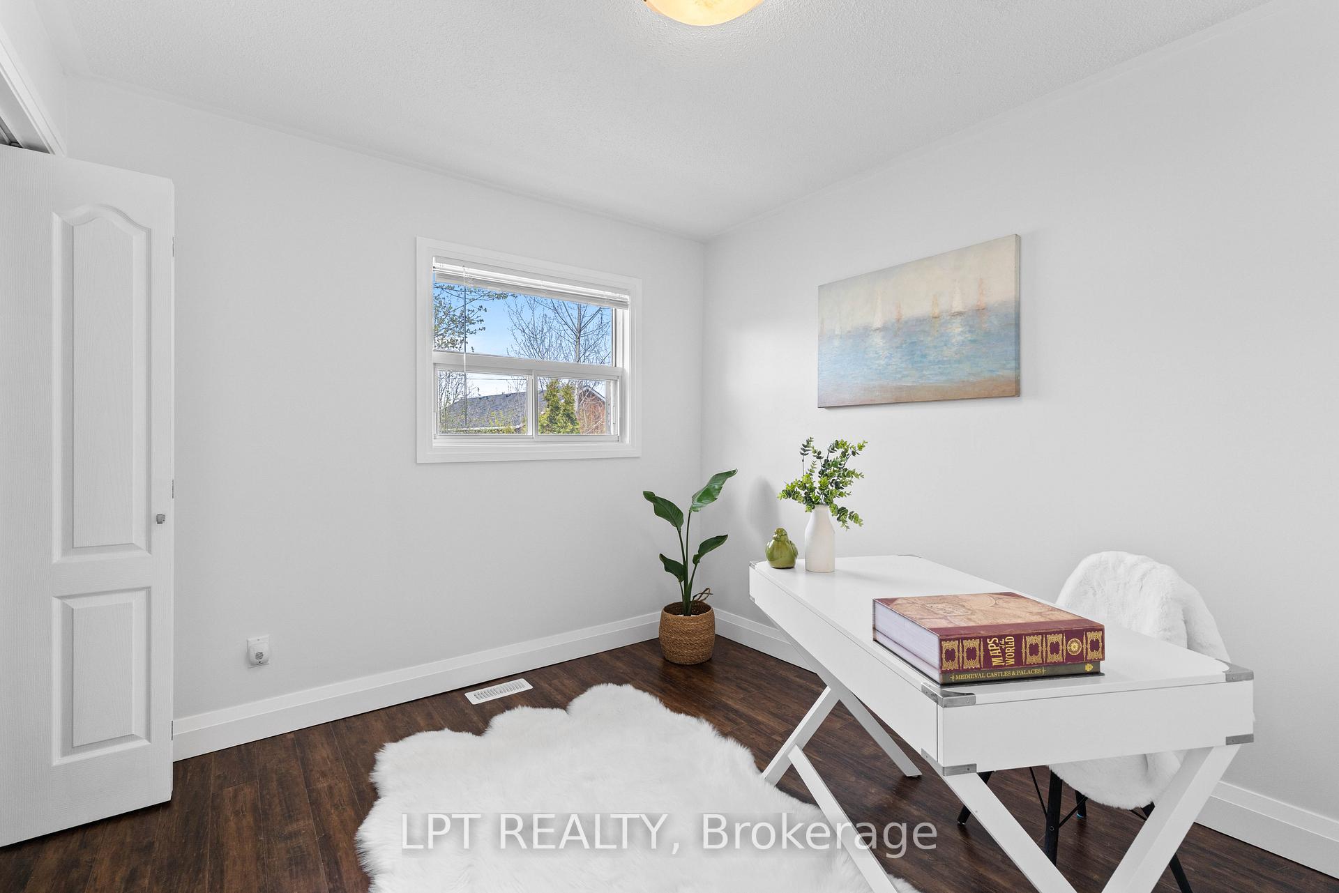 Photo 19 of 818 Poplar Avenue, Georgina, Historic Lakeshore Communities — HOMEH
