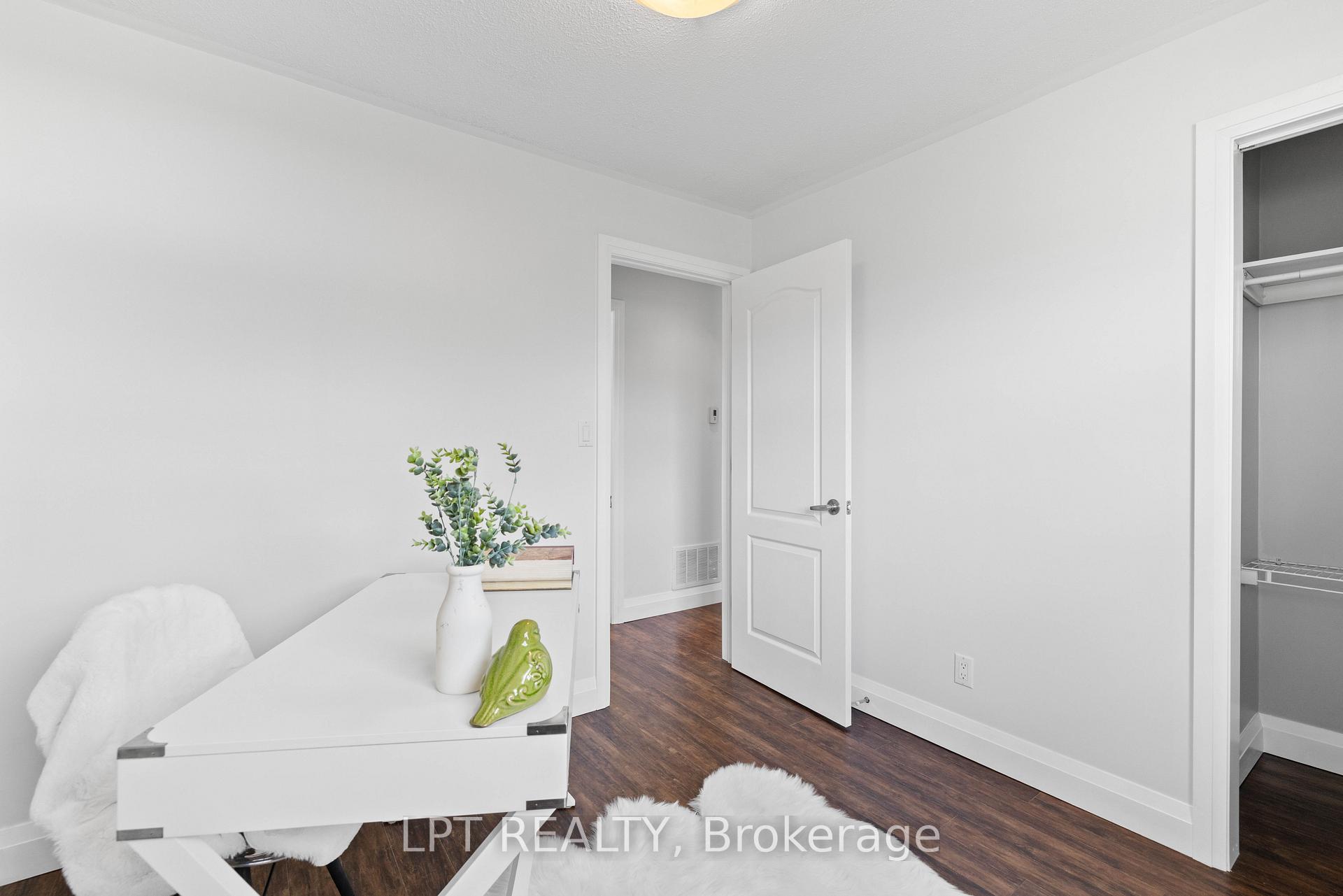 Photo 20 of 818 Poplar Avenue, Georgina, Historic Lakeshore Communities — HOMEH