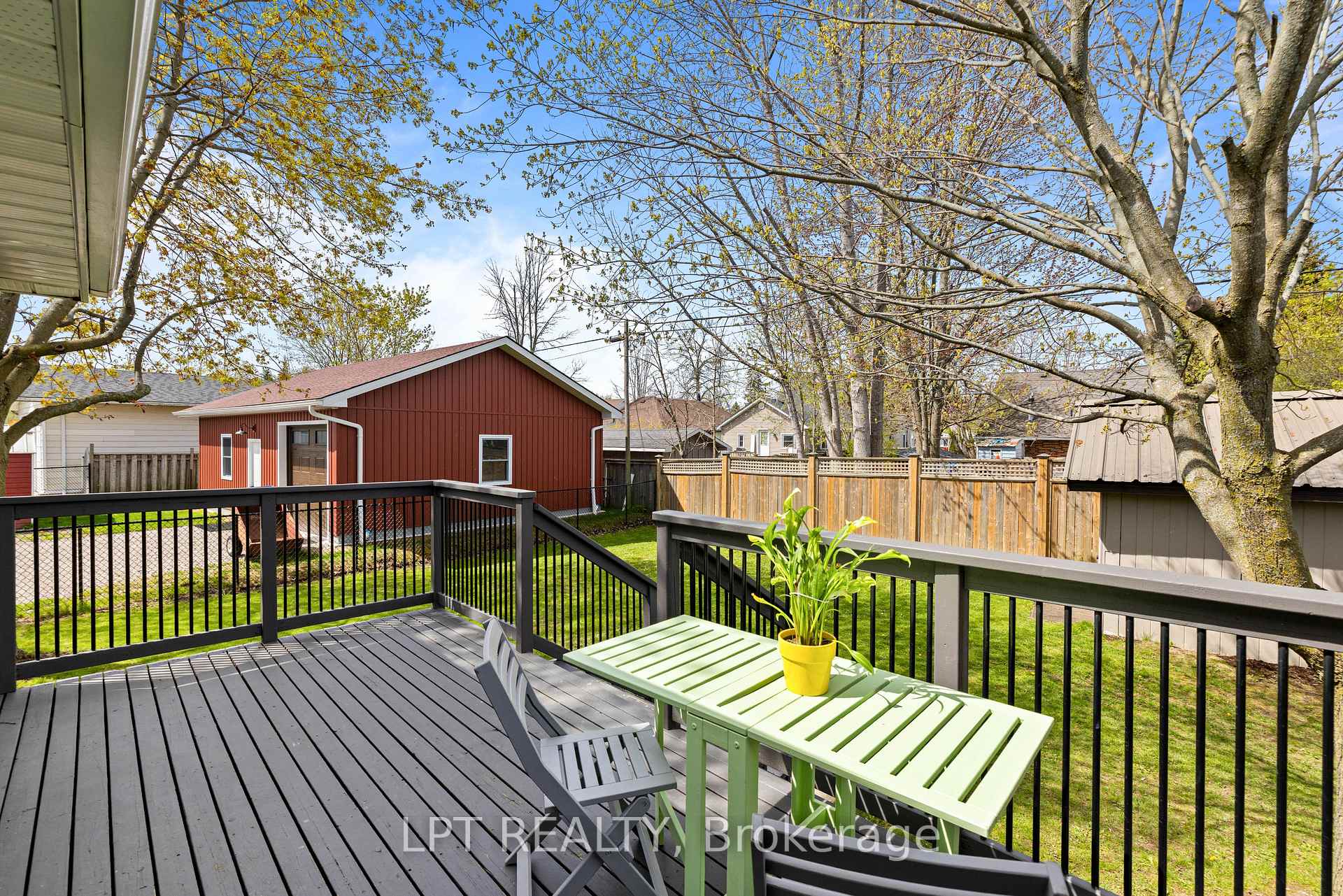 Photo 25 of 818 Poplar Avenue, Georgina, Historic Lakeshore Communities — HOMEH
