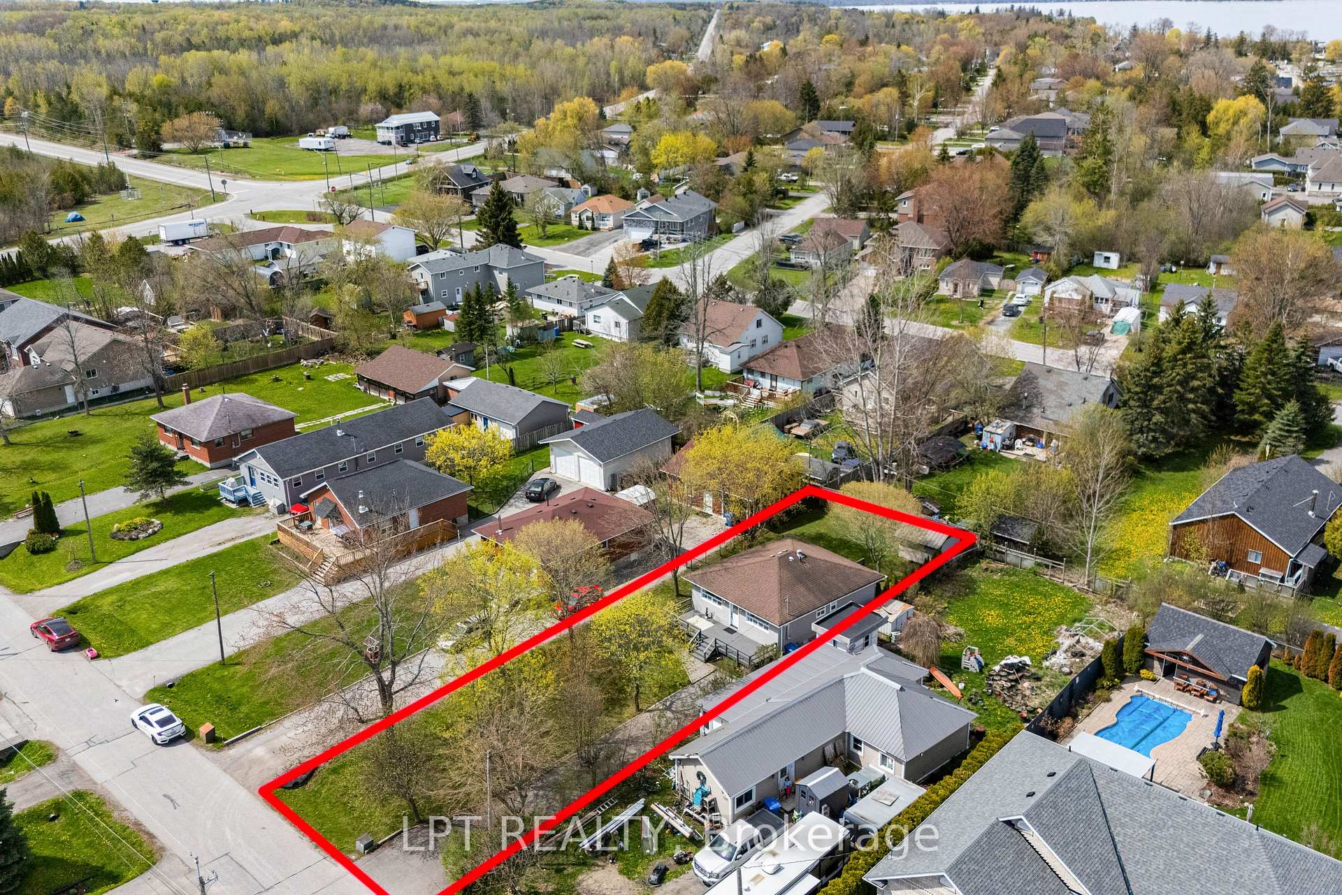 Photo 30 of 818 Poplar Avenue, Georgina, Historic Lakeshore Communities — HOMEH