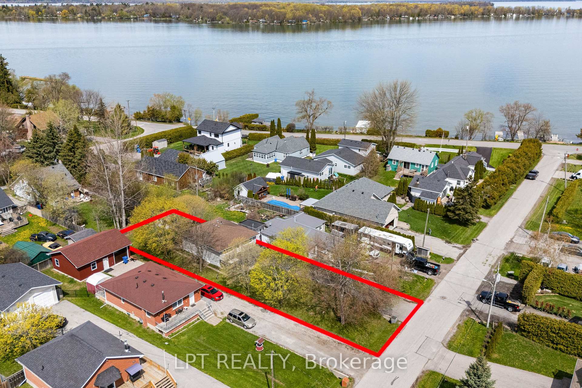 Photo 32 of 818 Poplar Avenue, Georgina, Historic Lakeshore Communities — HOMEH
