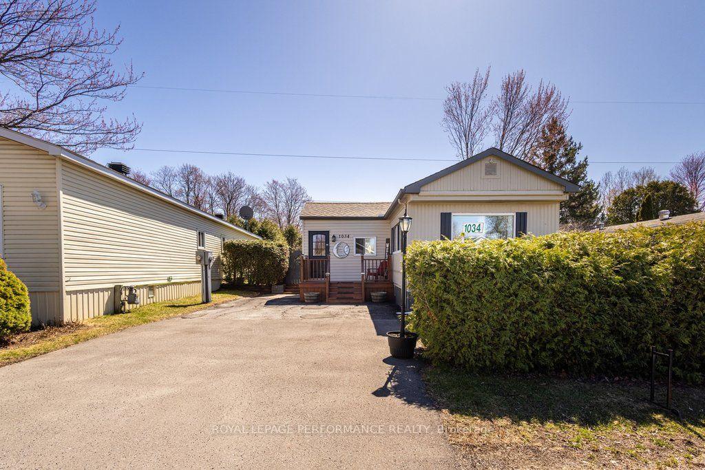 Photo 2 of 1034 Vista Barrett Private, Ottawa, Greely — HOMEH